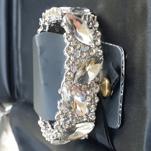 Full Body Chills - White Rhinestone Bracelet